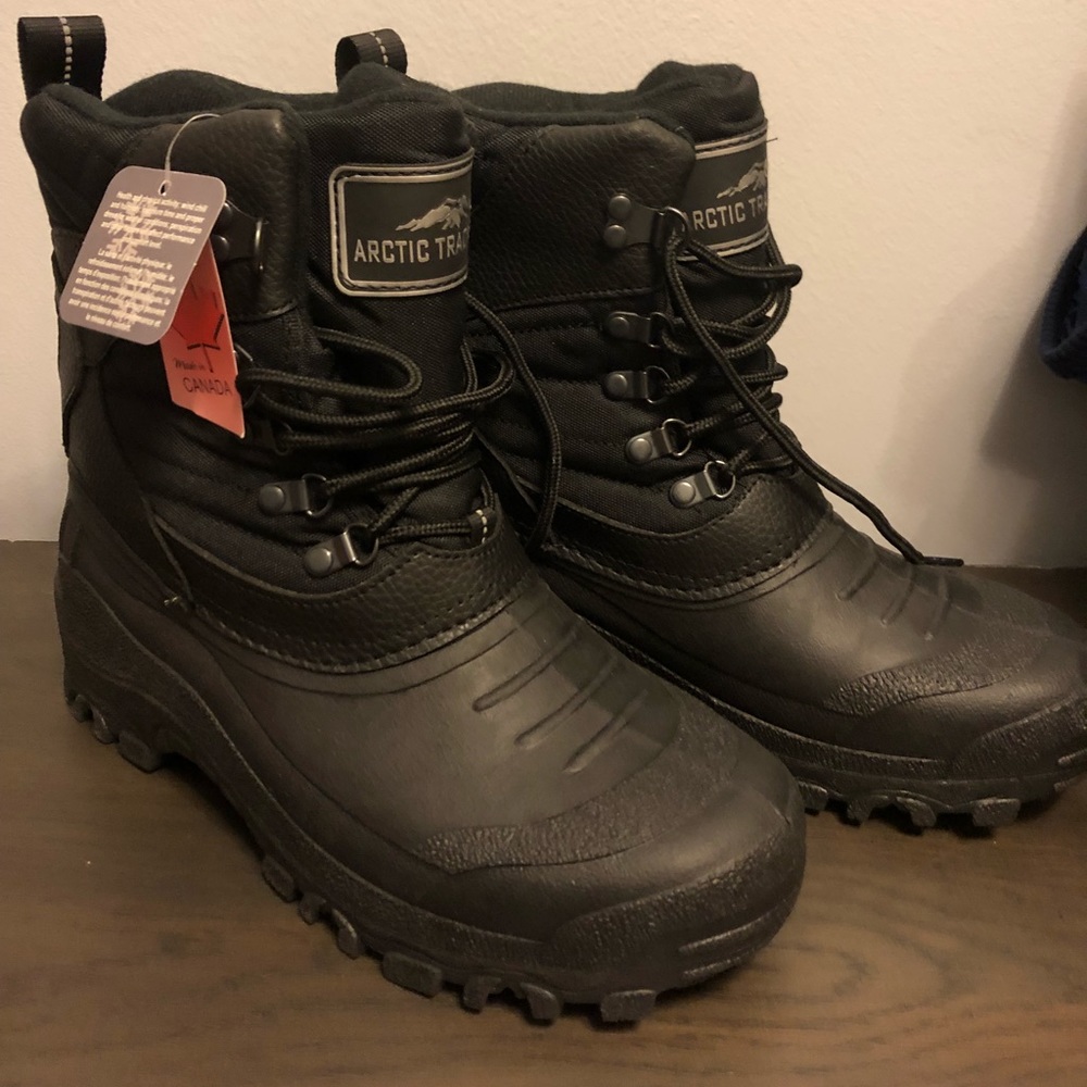 Arctic Tracks snow boots